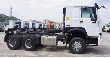 Sinotruck Howo 371 6x4 tractor truck is ready to shipped to Senegal