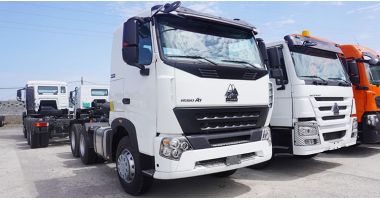 Sinotruk Howo A7 6x4 Tractor Truck for Sale in Senegal