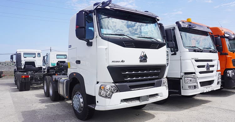 Sinotruk Howo A7 6x4 Tractor Truck for Sale in Senegal
