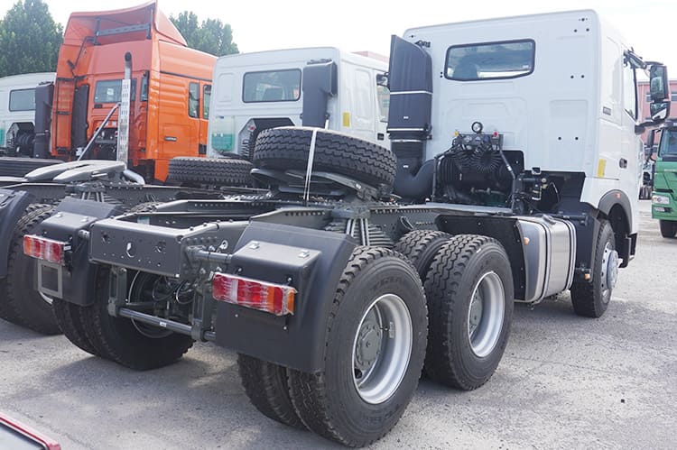 Sinotruk Howo A7 6x4 Tractor Truck for Sale in Senegal