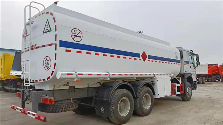 Fuel Tanker Truck Howo 371 for Sale Price