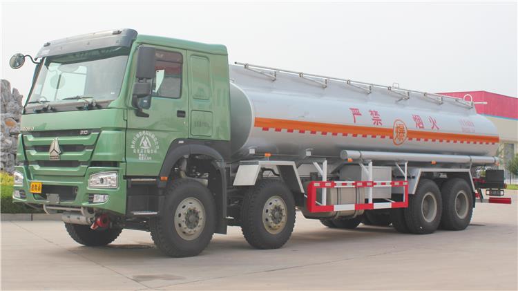 Howo 8x4 20000 Liters Diesel Tanker Truck for Sale in Ghana Accra