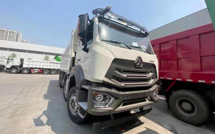 Sinotruck Howo N7 8x4 30 Ton Dump Truck for Sale in Kumasi