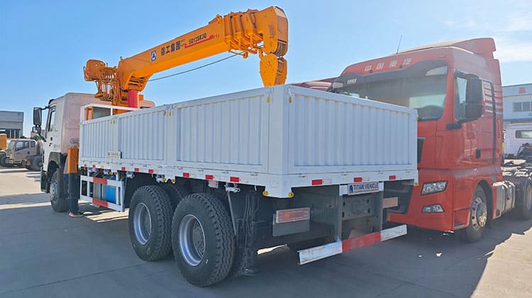 Heavy Duty Telescopic Truck Mounted Crane for Sale in Senegal