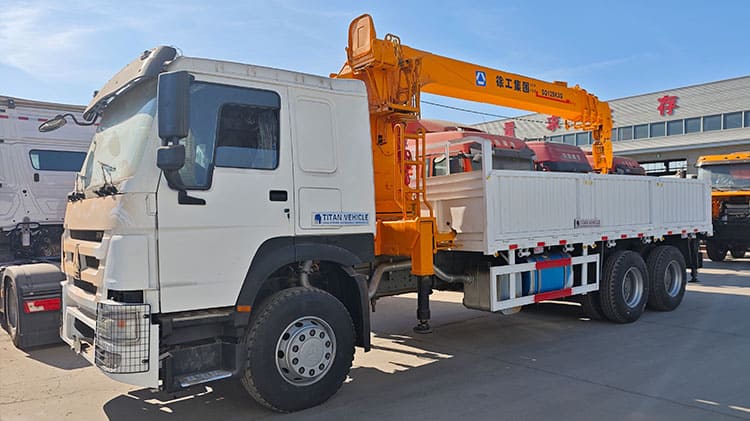Heavy Duty Telescopic Truck Mounted Crane for Sale in Senegal
