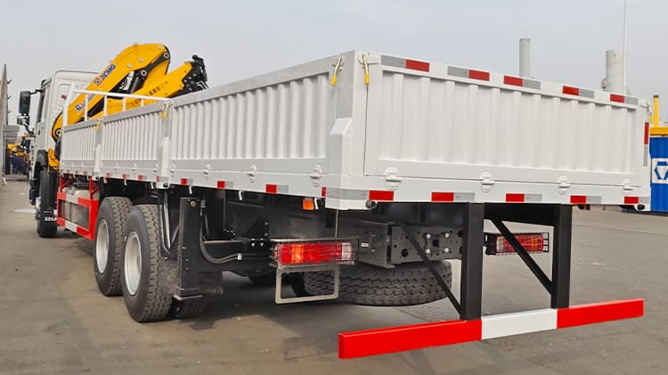 Folding Crane Mounted Vehicle for Sale in Senegal