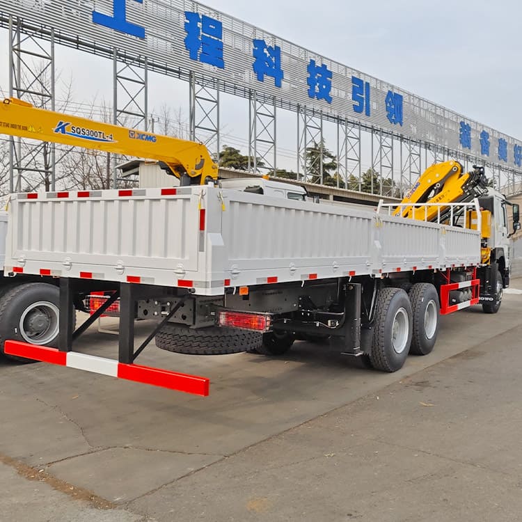 Folding Crane Mounted Vehicle